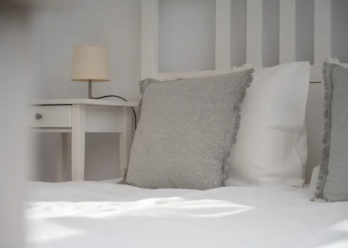 Apartment Black And Brown With Free Parking And Furnished Balcony In By Renters