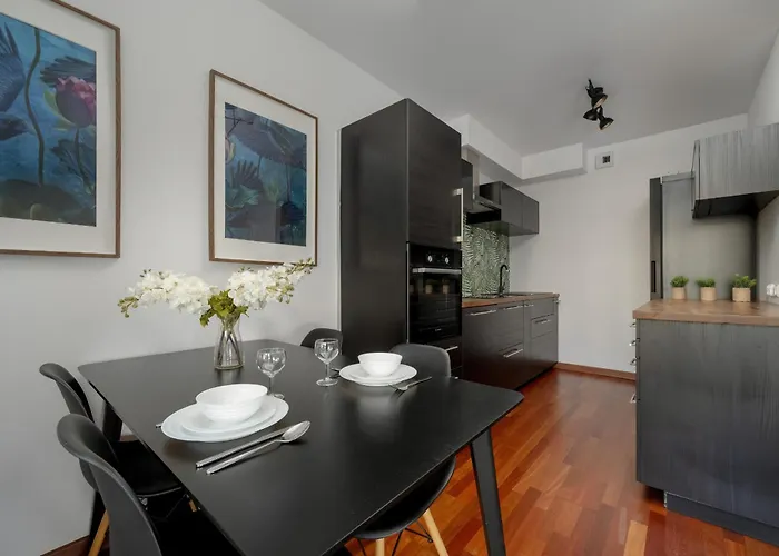 Black And Brown With Free Parking And Furnished Balcony In By Renters * Wroclaw