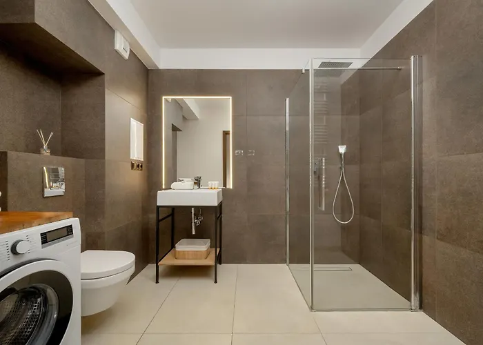 Black And Brown With Free Parking And Furnished Balcony In By Renters * Wroclaw